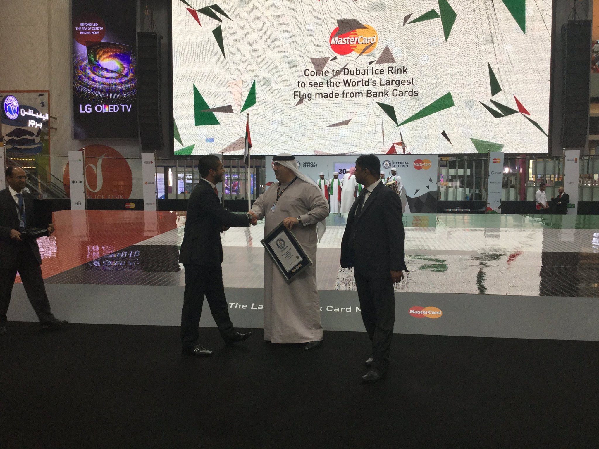 Setting a Gunniess World Record on UAE Flag Day_04